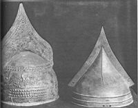 Casques gaulois en bronze - mus�e de Saint Germain en Laye.jpg