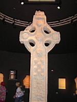 Irlande - Clonmacnoise - Croix du sud (2).jpg