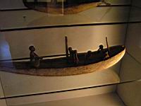 Modele de bateau, Bois de sycomore stuque polychrome, v1990-1786 ac JC, Barque funeraire.jpg
