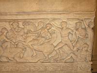 Sarcophage grec - Combat entre grecs et amazones (Thessalonique, v 180)(musee du Louvre) (3).jpg
