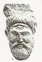 Chapiteau a tete provenant du prytanee, Le Cyclope (fragment) (2).jpg